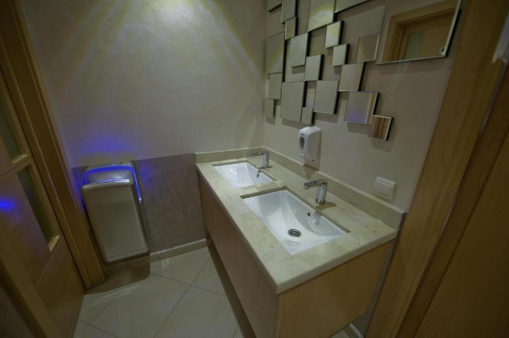 Hotel Al Amal ティーズニート エクステリア 写真
